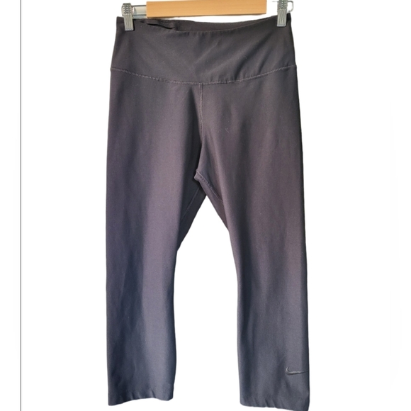 Nike Dri-FIT Women’s Capris Large | Black-on-Black, Moisture-Wicking, Athletic - Picture 2 of 9